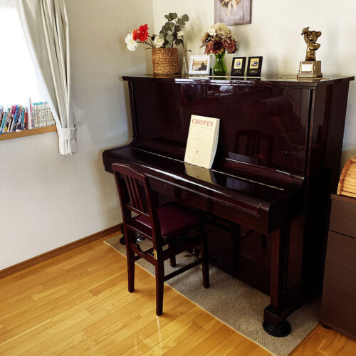 ピアノがインテリアに合わない…部屋になじむアイデアは？